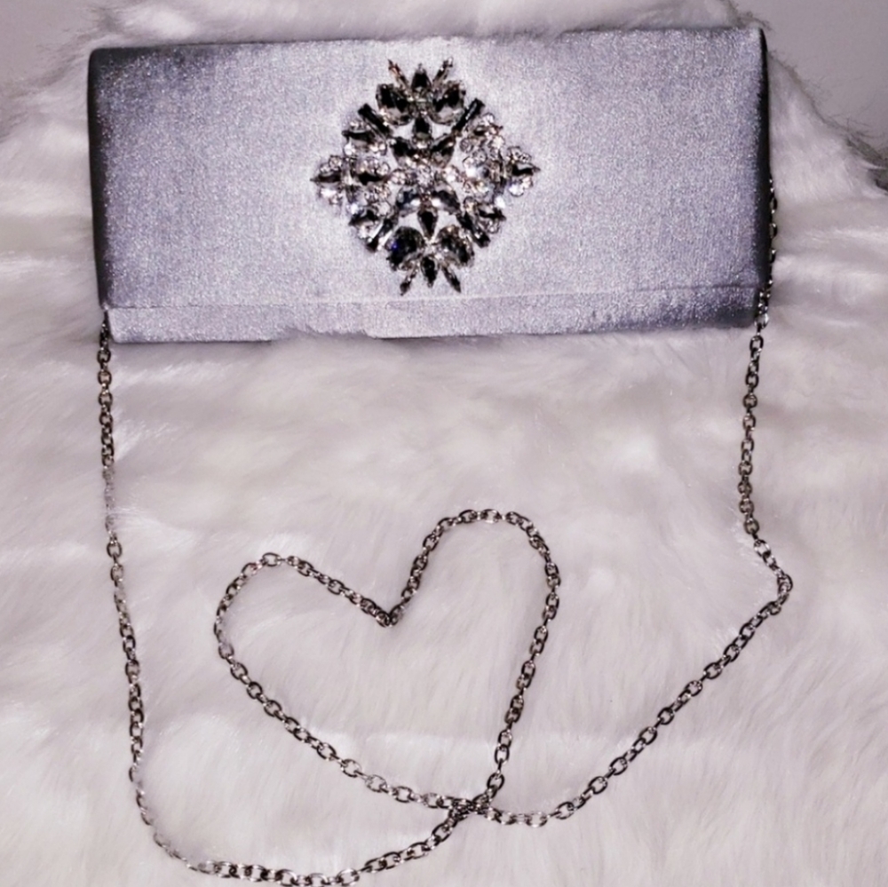 INC. INTERNATIONAL CONCEPTS Chain Clutch - Picture 4 of 7